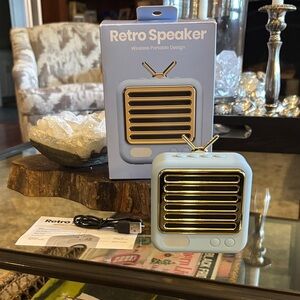 heyday Retro Speaker in Light Blue and Gold